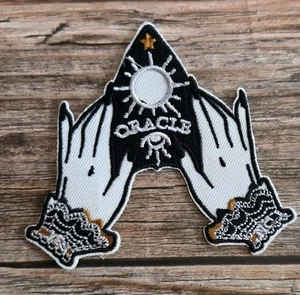 Orakel Ouija Okkult Gothic Witchy bestickt Bügelbild Patch - Bild 1 von 2