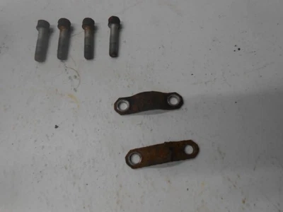 Chevrolet Silverado 1500 2004 pernos de eje de transmisión trasero con soportes Foto 1 de 4