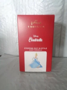 2021 - Hallmark / Disney - Cinderella - Stepping Out In Style Ornament - Picture 1 of 1