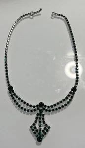 Vintage Astra rhinestone necklace, emerald green rhinestones - Picture 1 of 8