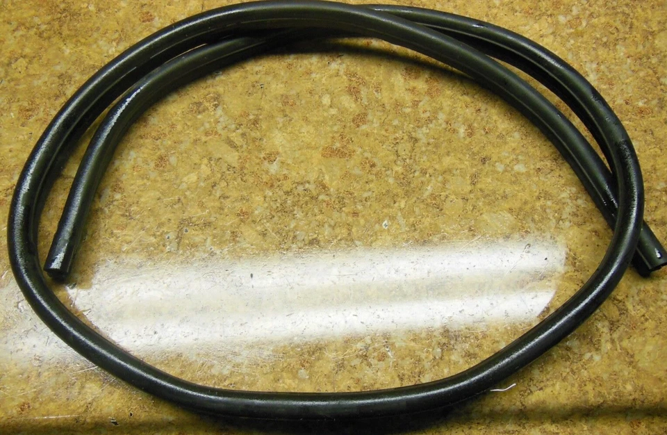 2005 Suzuki AN650 Burgman AN 650 Scooter Luggage Storage Box Trunk Rubber Gasket - Image 1 of 1