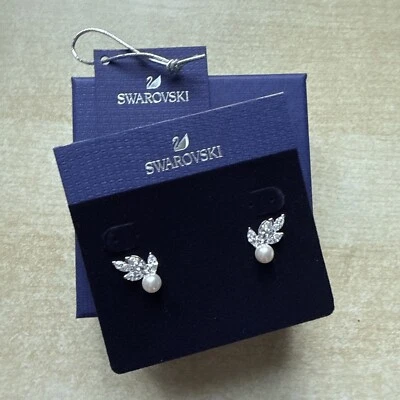 Brincos Swarovski Louison pérola folha branca banhada a ródio 5627346 - Imagem 1 de 4