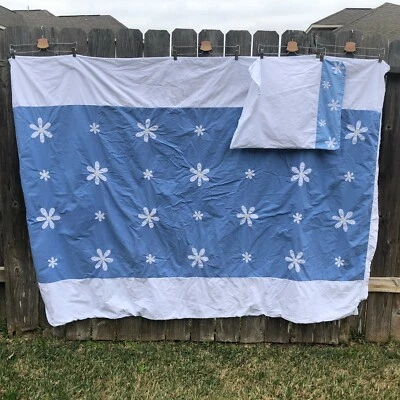 The Company Store Twin Duvet Cover & Sham Blue White Floral Applique Cotton - Image 1 of 4