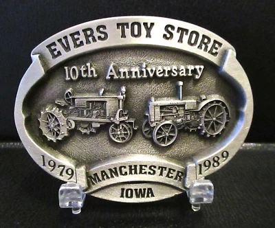 Farmall & Case Tractores Hebilla de Cinturón Evers Toy Store 10º Aniv 1989 Manchester IA Foto 1 de 3
