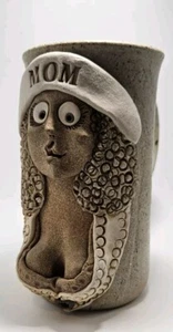 Andrew Van Der Putten 3d Lady Studio Pottery Large Stoneware Mug "MOM" - Picture 1 of 9