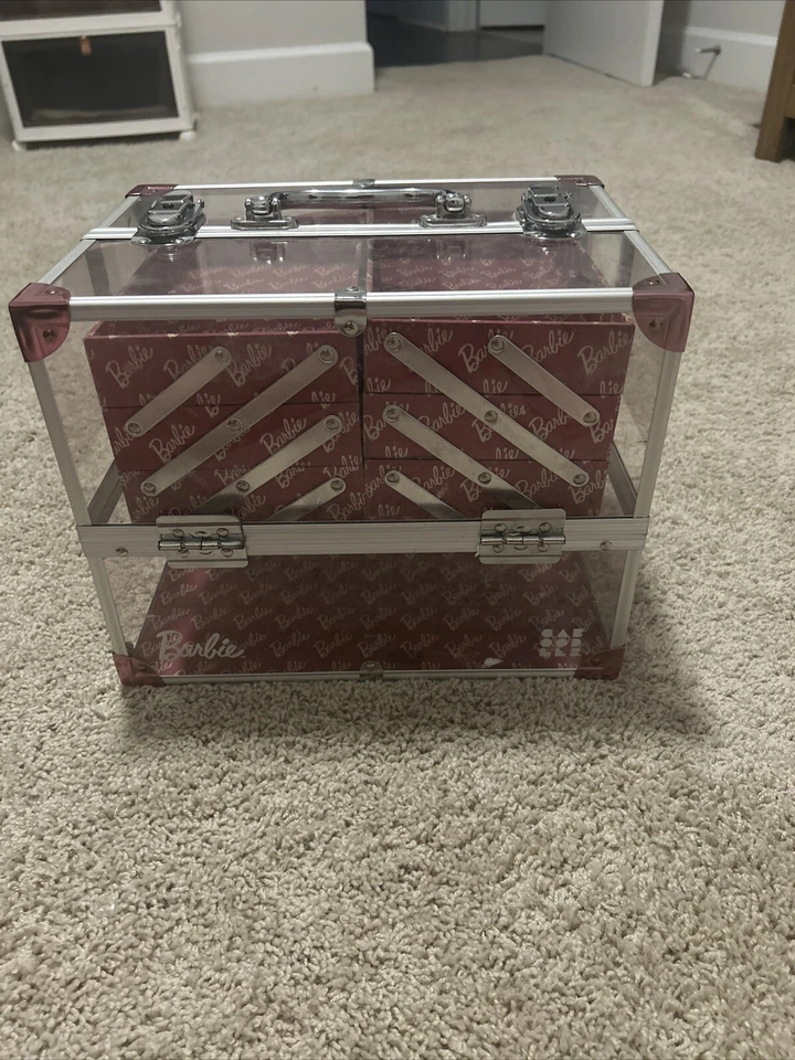 Estuche de cosméticos Caboodles Neat Freak Train Foto 1 de 4