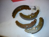 Vauxhall Astra MK1 GTE Cavalier rear brake shoes Unipart GS6186 Vauxhall Astra MK1 GTE Cavalier rear brake shoes Unipart GS6186