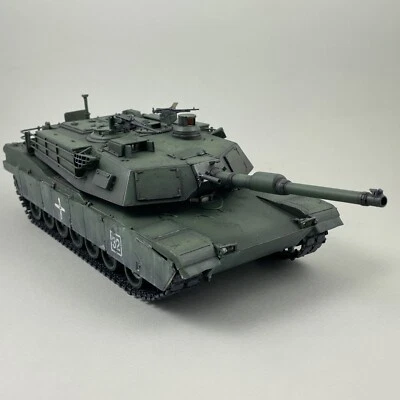 Built 1/35 Scale Hand Painted Model Tank M1A1 Abrams Trumpeter, Ukrainian Army - Image 1 of 4