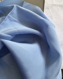 100% SILK BABY BLUE FLUID ITALIAN DRESS SILK REMNANT 45 CM. X 82 CMS. FREEPOST ! - Picture 1 of 3