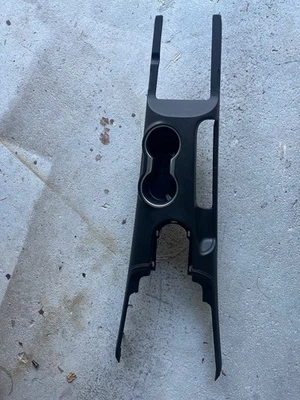 Ford Mustang GT 2018-2023 Premium consola interior central costuras blancas  Foto 1 de 4