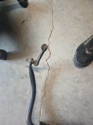 Barra estabilizadora/estabilizadora delantera de Ford E250 2013 Foto 1 de 4