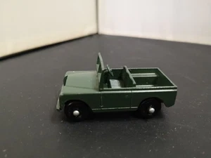 B424-MATCHBOX LESNEY No12B LAND ROVER - Picture 1 of 5
