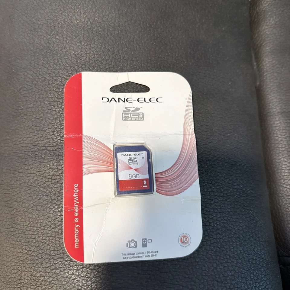 Dane-Elec 8 GB SDHC Class 4 Card - Image 1 of 1