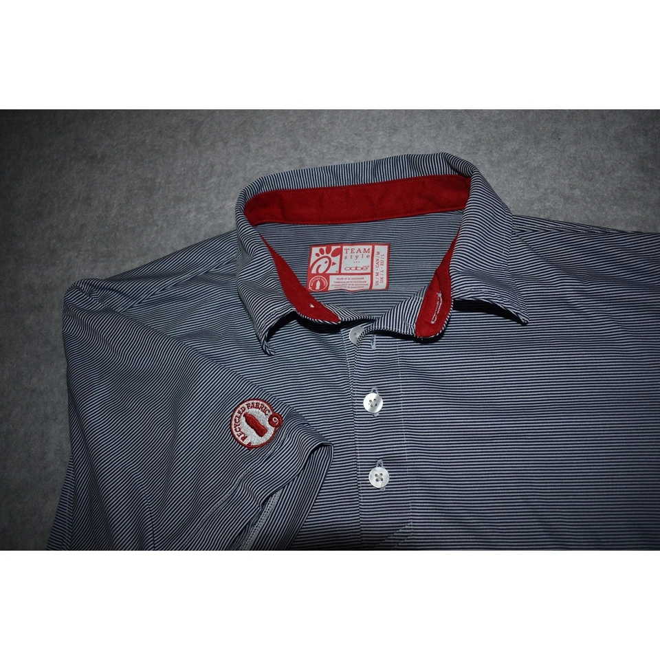 Polo de golf Chick-fil-A para hombre adolescente talla mediana uniforme de equipo de trabajo poliéster Foto 1 de 4