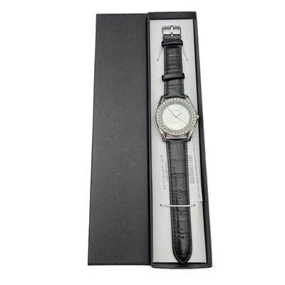 Nuevo reloj Manhattan by Croton para mujer tono plateado correa de cuero negro  Foto 1 de 3