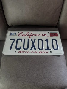 2011 California CA License Plate 7CUX010 - Picture 1 of 2
