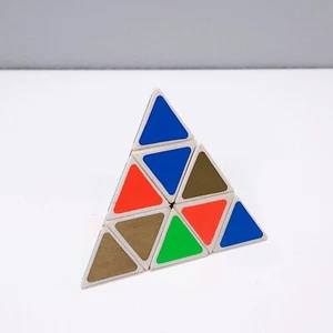 Vintage 1980's  Pyraminx Pyramid Triangle Puzzle Toy Rubik's Cube by Tomy - Picture 1 of 6
