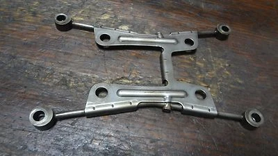 1982 HONDA VF750 MAGNA V45 VF 750 HM31B ENGINE CYLINDER HEAD OIL OILER LINE -b - Image 1 of 2