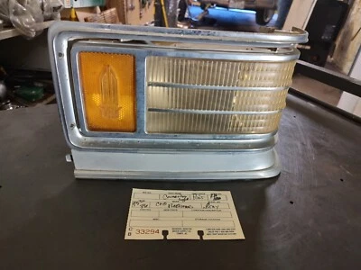 Cadillac Fleetwood 1975-1976 RH Park Light Gray - Image 1 of 4