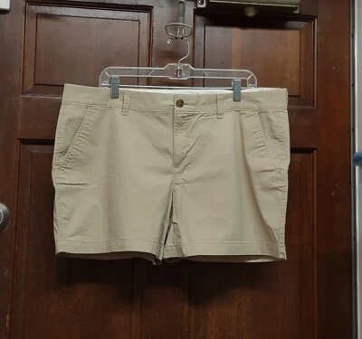 Old Navy Everyday Chino 短裤米色卷燕麦女式 16 码常规 — 第 1/4 张图片