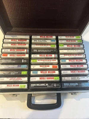 leather cassette case Full Of Willie Nelson Merle Haggard Etc Tapes Foto 1 de 4