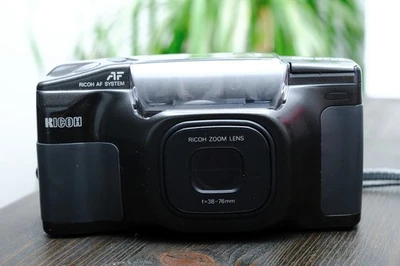 Ricoh TF 900 Zoom | Fotocamera analogica Point & Shoot | Zoom classico - Immagine 1 di 3