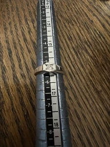 Anillo vintage de oro blanco de 14k con estrellas de diamantes talla 5,5 en muy buen estado 4,4 g. Marca del fabricante - Imagen 1 de 6