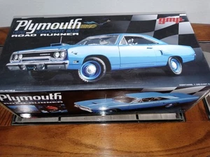 1/18 GMP PLYMOUTH ROAD RUNNER 426 HEMI CORPORATE/PETTY BLUE  1 of  1548  #18801 - Picture 1 of 3