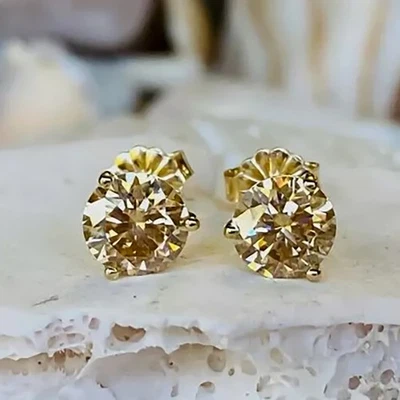 Tachuelas solitarias de diamantes champán con certificación de 4 quilates en plata de ley 925 Foto 1 de 4