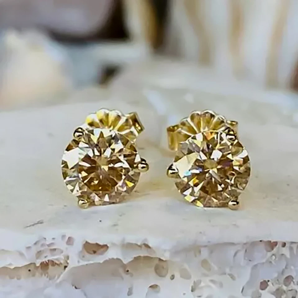 Tachuelas solitarias de diamantes champán con certificación de 4 quilates en plata de ley 925 Foto 1 de 4