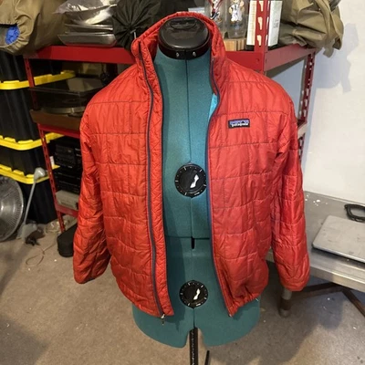 ¡GRAN COMPRA! Chaqueta ligera Patagonia RED UNISEX talla MEDIANA Foto 1 de 4