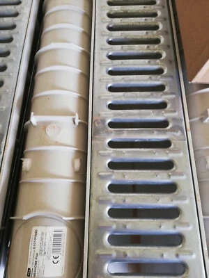 1m Ablauf Rinne mit Stegrost Wasserrinne Entwässerung PKW Befahrbar Abfluß Gully