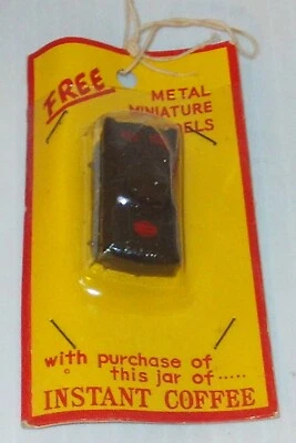 DE COLECCIÓN JAPÓN METAL MINIATURA MODELO TOOTSIETOY CAJA DE CERILLAS EJÉRCITO TANQUE DE BATALLA S.B MIP Foto 1 de 3