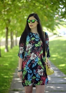 Vestido túnica corto estampado tropical Zara talla pequeña PVP 45,99 EUR - Imagen 1 de 8