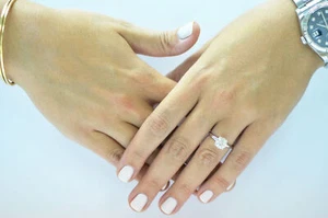 2 Ct Solitaire Diamond Ring Engagement Round Cut H/SI1 Treated 14K White Gold - Picture 1 of 6