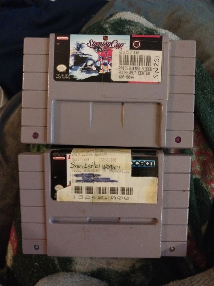 LOTE DE 2 CARTUCHOS DE VIDEOJUEGOS SNES Lethal Weapon Stanley Cup NHL Super Nintendo  Foto 1 de 4