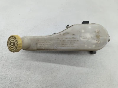 2013 Dodge Journey Brake Master Cylinder DU56Y - Imagem 1 de 4