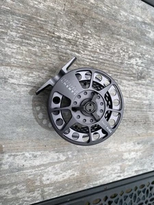 Lamson Litespeed 1.5 Fly Reel Hard Alox Excellent + Case - Picture 1 of 4