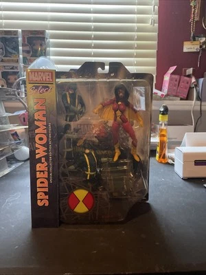 Nuevas figuras de acción de coleccionista Diamond Marvel Select Spider Woman edición especial Foto 1 de 4