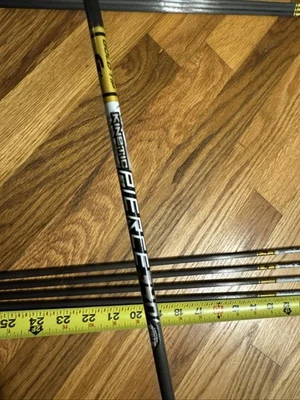 Gold Tip, Kinetic Pierce Platinum 340S Arrows With Fletching. - Image 1 of 3