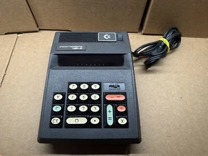 Calculadora de escritorio Commodore US-8 de colección hecha en Estados Unidos funciona muy bien, buen estado - Imagen 1 de 1