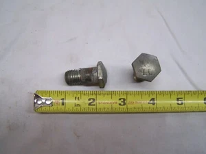 Pernos para cinturón de seguridad Corvette C3, cabeza hexagonal, marca LL, juego de 2, buen estado - Imagen 1 de 2