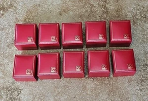Menge 10 rote Kunstleder Einzelring Schmuckbox mit Gold Zierleiste kostenloser Versand - Bild 1 von 7