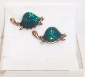 2 Green Enamel Gold tone Turtle 1.5” Pin Brooch Pink Stone eyes Cute - Picture 1 of 2