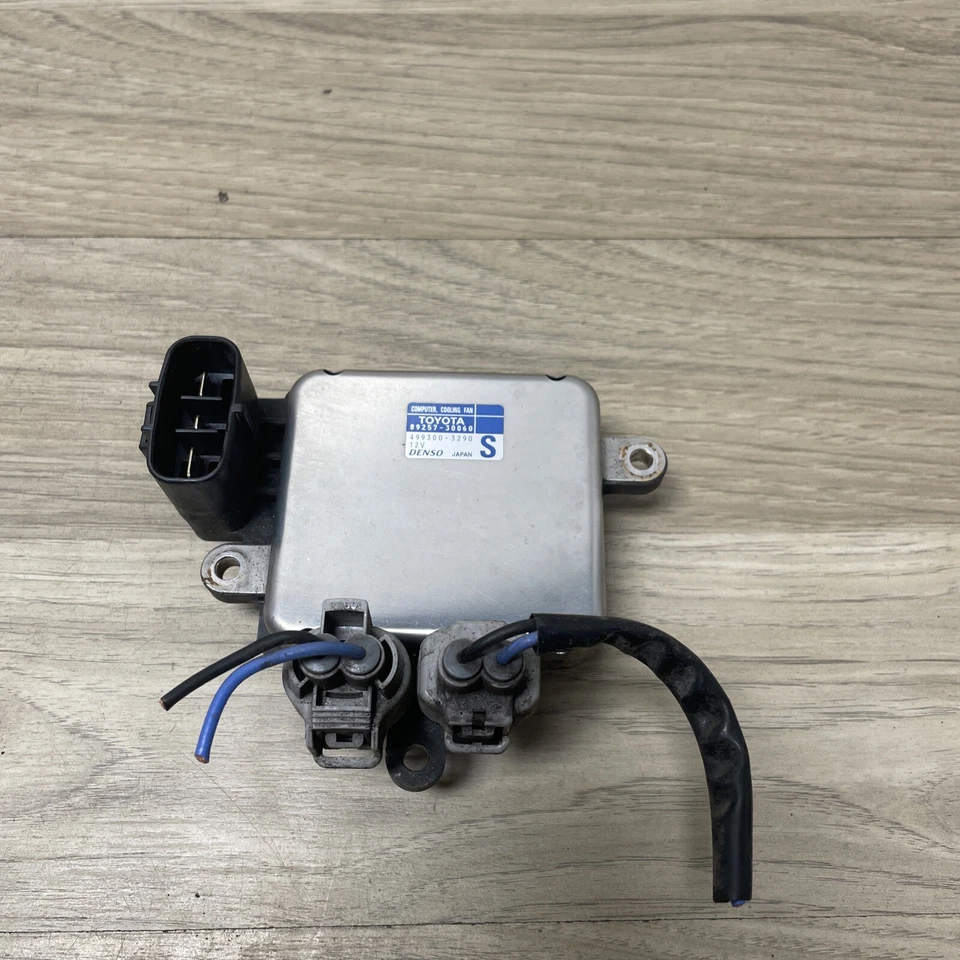 MÓDULO VENTILADOR REFRIGERACIÓN ORDENADOR TOYOTA LEXUS ES350 GS300 89257-30080 499300-3310 Foto 1 de 4