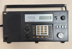 Realistic DX-400 Odbiornik komunikacyjny AM/FM/SW Radio stacjonarne - Zdjęcie 1 z 14
