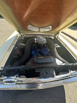 Ford Fairlane Thunderbolt 1964 manguera de inducción de aire Foto 1 de 4