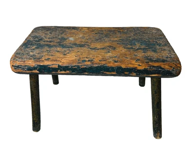 Taburete miniatura primitivo antiguo de madera con pintura azul original usada, arte popular Foto 1 de 4