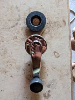 Manivela de ventana manual Chevrolet original 1973-91 C10 C20 C30 K5 K10 carrocería cuadrada OEM Foto 1 de 3