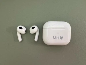 Apple Airpods 3 - (a2565 & a2564, 2021) - USED - Zdjęcie 1 z 4